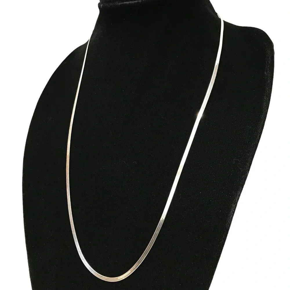 Sterling Silver .925 Vintage Herringbone Chain Made in Italy 26” - Picture 3 of 6
